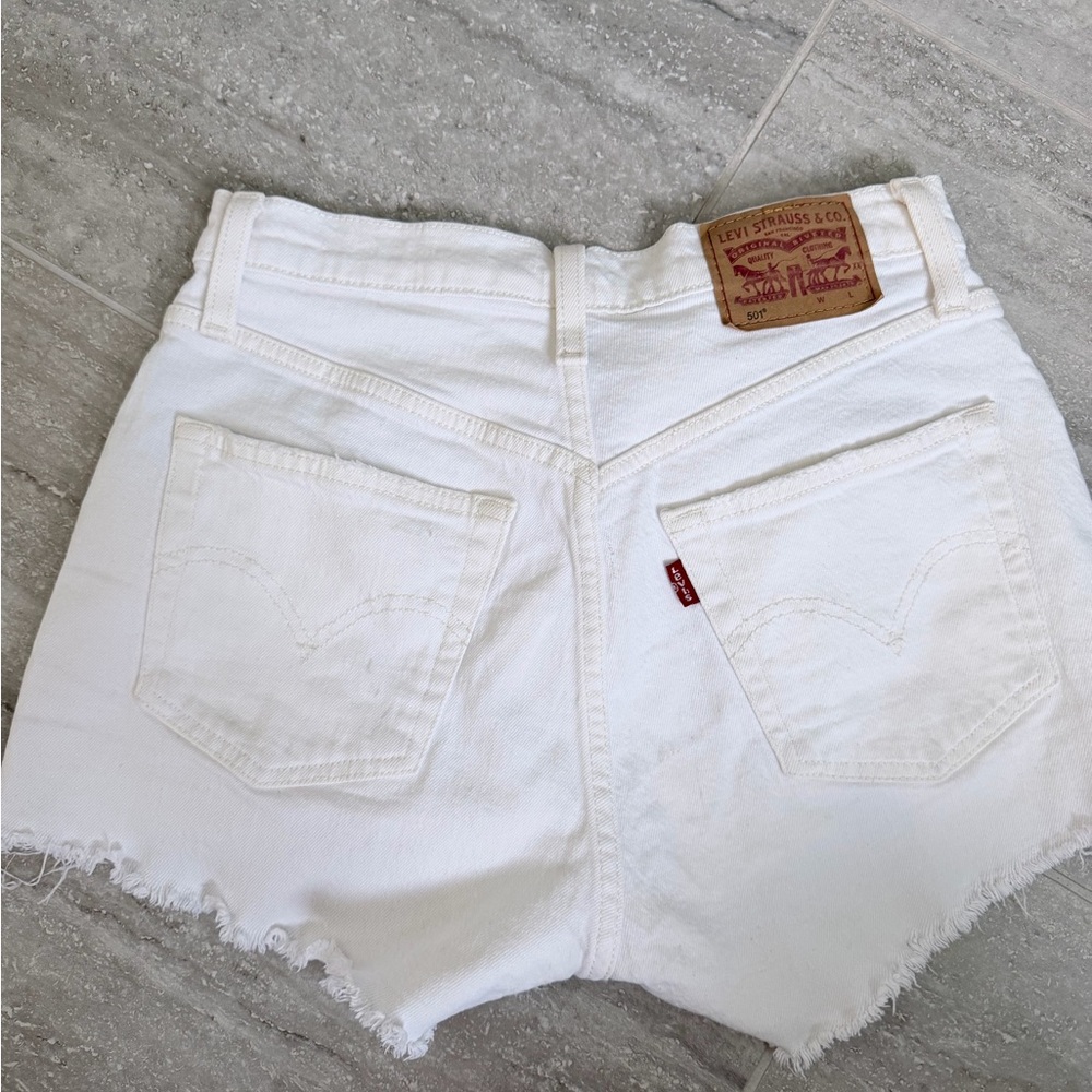 Levi’s 501 White High Rise Cutoff Shorts Raw Hem Button Fly W25 - Picture 2 of 13